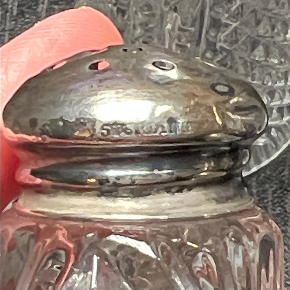 2 Pairs of VTG Sterling Silver Crystal Cut Style Glass Salt and Pepper Shakers - Picture 14 of 17